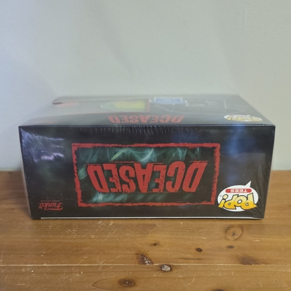 Funko DCeased Pop Tee and Figure Set - Black and Yellow JOKER - Picture 5 of 7